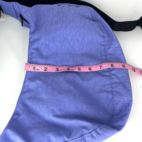 Baggu Hello Kitty Blue Embroidered Medium Crescent Crossbody Bag Pre Owned - Picture 6 of 7